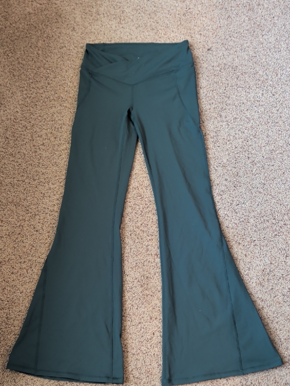 High-Waist Flared Yoga Pants - Dark Green